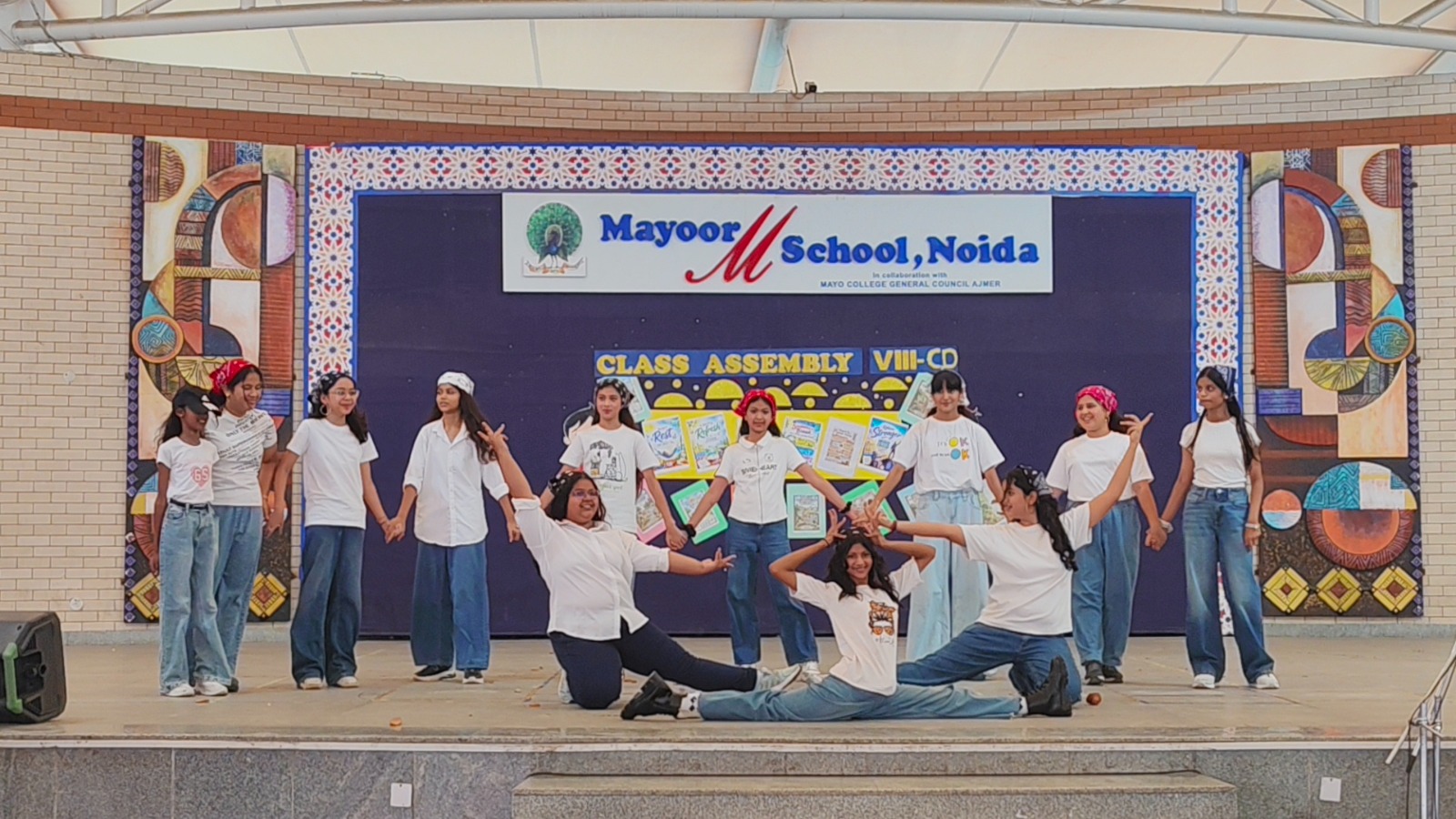  Middle Wing Sparkles with the Spirit of Summer!